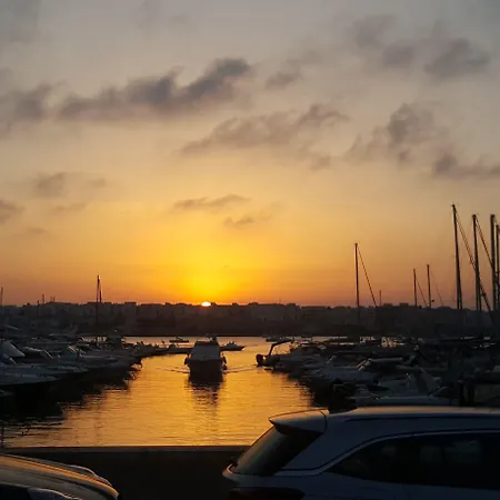 Bed & Breakfast La Terrazza Sul Mare 4*